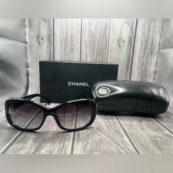 SOLD❤️ CHANEL Bouton Collection Black Sunglasses Red w/ Box + Case 5191 501/3C - Picture 2 of 16